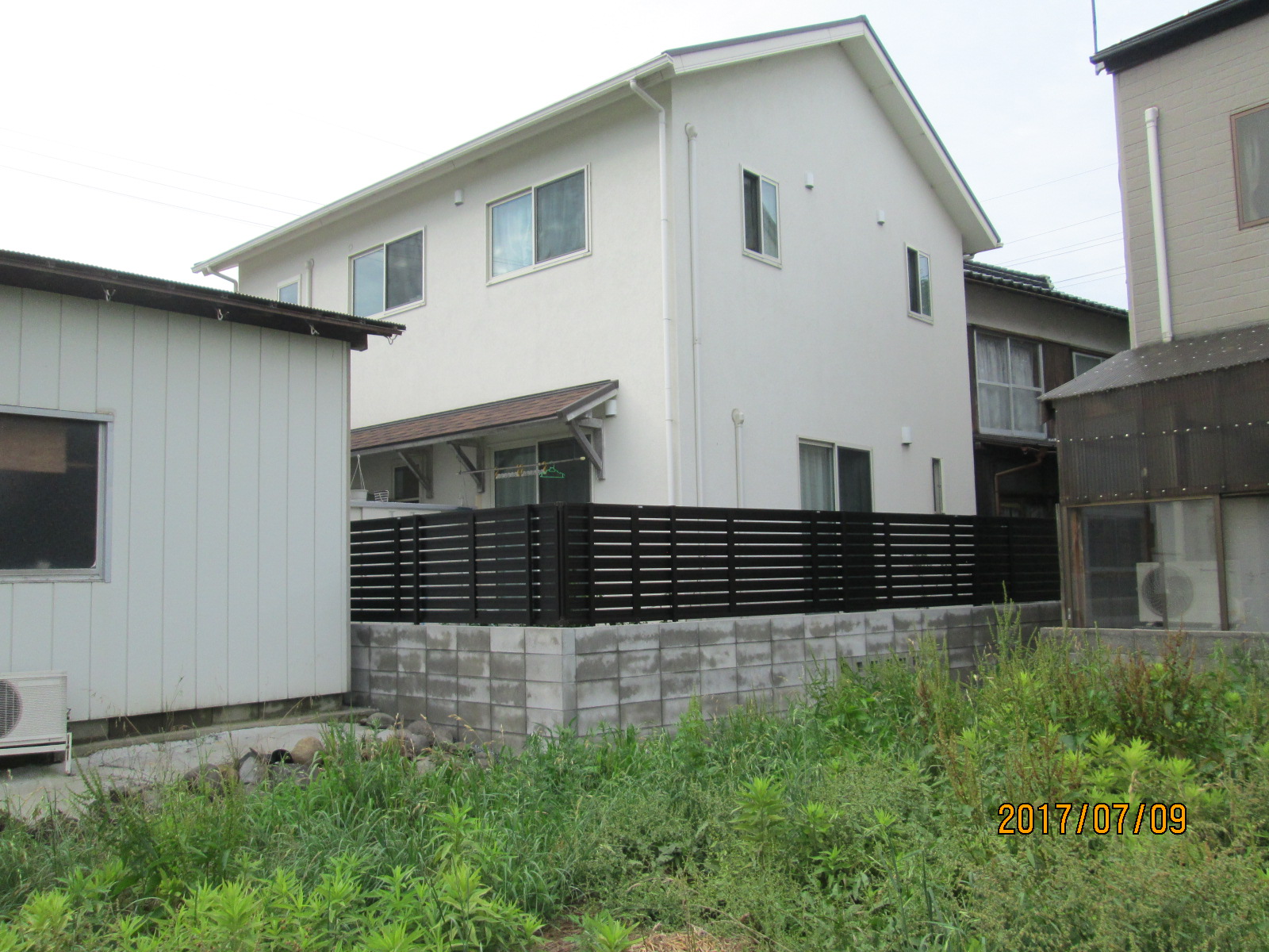 猫が入れないように塀で囲ったら素敵な庭になりました ホームデコ